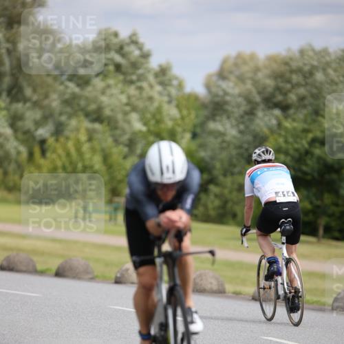 16.06.2024 - 26. Vierlanden-Triathlon Jannik Wohlers http://msf.ph/oto/6276863 16.06.2024 11:18:45 Radfahren 22, 27, 31, 106, 140, 414 meine-sportfotos.de
