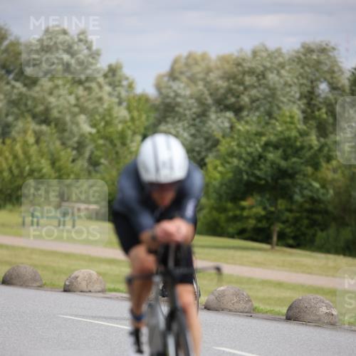 16.06.2024 - 26. Vierlanden-Triathlon Jannik Wohlers http://msf.ph/oto/6276904 16.06.2024 11:18:45 Radfahren 22, 27, 31, 106, 140, 414 meine-sportfotos.de