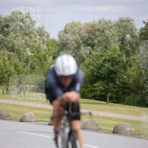 16.06.2024 - 26. Vierlanden-Triathlon Jannik Wohlers http://msf.ph/oto/6276916 16.06.2024 11:18:45 Radfahren 22, 27, 31, 106, 140, 414 meine-sportfotos.de