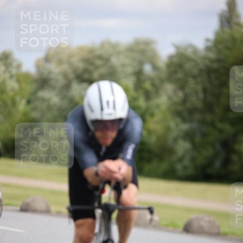 16.06.2024 - 26. Vierlanden-Triathlon Jannik Wohlers http://msf.ph/oto/6277019 16.06.2024 11:18:45 Radfahren 22, 27, 31, 106, 140, 414 meine-sportfotos.de