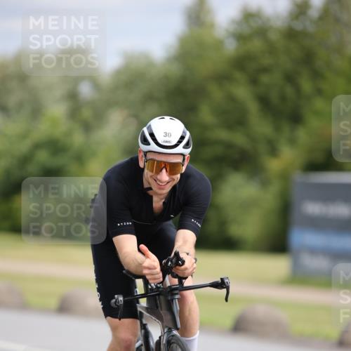 16.06.2024 - 26. Vierlanden-Triathlon Jannik Wohlers http://msf.ph/oto/6277145 16.06.2024 11:18:49 Radfahren 27, 30, 31, 106, 414 meine-sportfotos.de
