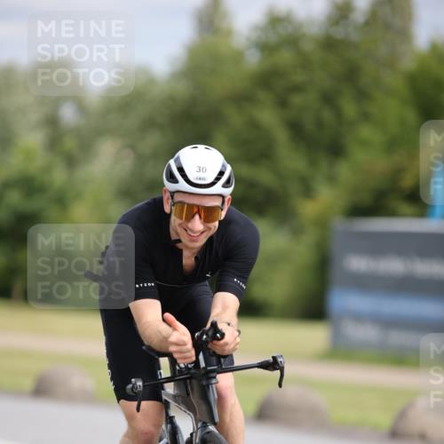 16.06.2024 - 26. Vierlanden-Triathlon Jannik Wohlers http://msf.ph/oto/6277152 16.06.2024 11:18:50 Radfahren 27, 30, 31, 47, 106, 414 meine-sportfotos.de