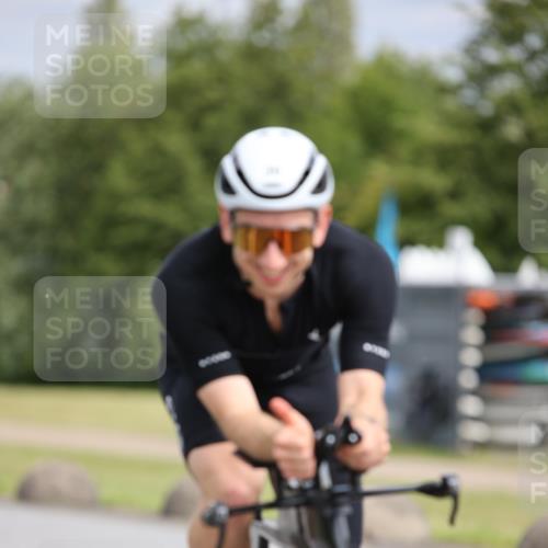 16.06.2024 - 26. Vierlanden-Triathlon Jannik Wohlers http://msf.ph/oto/6277180 16.06.2024 11:18:50 Radfahren 27, 30, 31, 47, 106, 414 meine-sportfotos.de