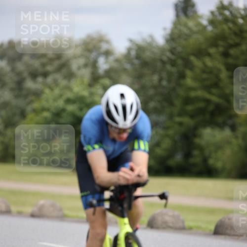 16.06.2024 - 26. Vierlanden-Triathlon Jannik Wohlers http://msf.ph/oto/6278610 16.06.2024 11:20:06 Radfahren 14, 150 meine-sportfotos.de