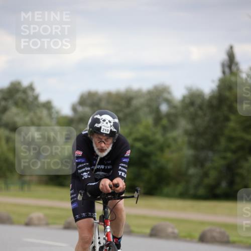 16.06.2024 - 26. Vierlanden-Triathlon Jannik Wohlers http://msf.ph/oto/6278982 16.06.2024 11:20:46 Radfahren 45, 210, 386, 429 meine-sportfotos.de