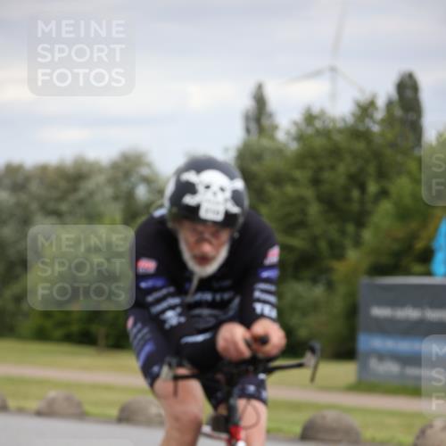 16.06.2024 - 26. Vierlanden-Triathlon Jannik Wohlers http://msf.ph/oto/6279281 16.06.2024 11:20:47 Radfahren 45, 54, 210, 386, 429 meine-sportfotos.de