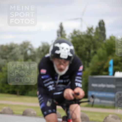 16.06.2024 - 26. Vierlanden-Triathlon Jannik Wohlers http://msf.ph/oto/6279300 16.06.2024 11:20:47 Radfahren 45, 54, 210, 386, 429 meine-sportfotos.de