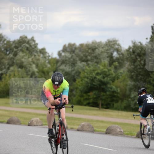 16.06.2024 - 26. Vierlanden-Triathlon Jannik Wohlers http://msf.ph/oto/6279350 16.06.2024 11:20:57 Radfahren 54, 127, 449, 454, 635 meine-sportfotos.de