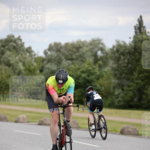 16.06.2024 - 26. Vierlanden-Triathlon Jannik Wohlers http://msf.ph/oto/6279373 16.06.2024 11:20:57 Radfahren 54, 127, 449, 454, 635 meine-sportfotos.de