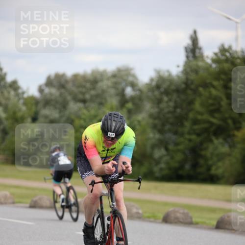 16.06.2024 - 26. Vierlanden-Triathlon Jannik Wohlers http://msf.ph/oto/6279398 16.06.2024 11:20:58 Radfahren 127, 449, 454, 635 meine-sportfotos.de