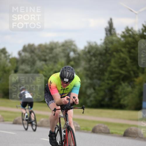 16.06.2024 - 26. Vierlanden-Triathlon Jannik Wohlers http://msf.ph/oto/6279470 16.06.2024 11:20:58 Radfahren 127, 449, 454, 635 meine-sportfotos.de