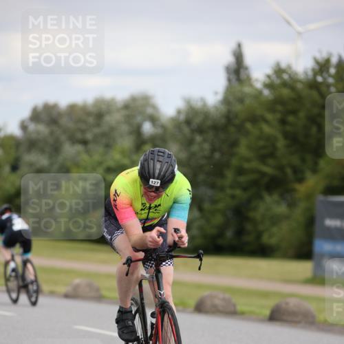 16.06.2024 - 26. Vierlanden-Triathlon Jannik Wohlers http://msf.ph/oto/6279489 16.06.2024 11:20:58 Radfahren 127, 449, 454, 635 meine-sportfotos.de