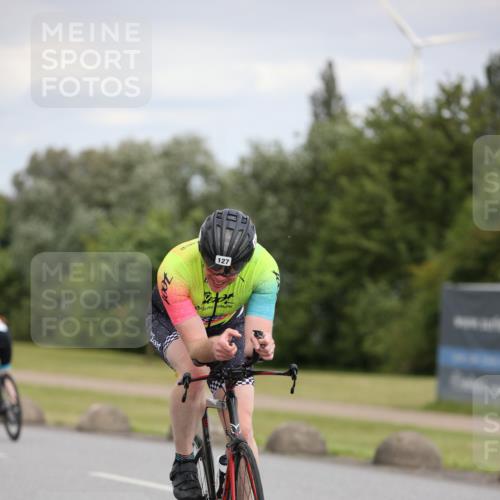 16.06.2024 - 26. Vierlanden-Triathlon Jannik Wohlers http://msf.ph/oto/6279498 16.06.2024 11:20:58 Radfahren 127, 449, 454, 635 meine-sportfotos.de