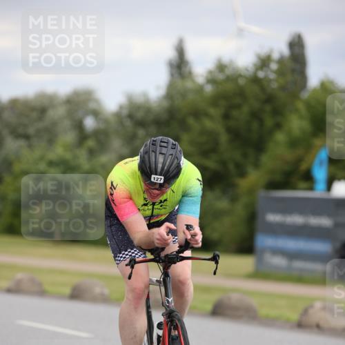 16.06.2024 - 26. Vierlanden-Triathlon Jannik Wohlers http://msf.ph/oto/6279533 16.06.2024 11:20:58 Radfahren 127, 449, 454, 635 meine-sportfotos.de