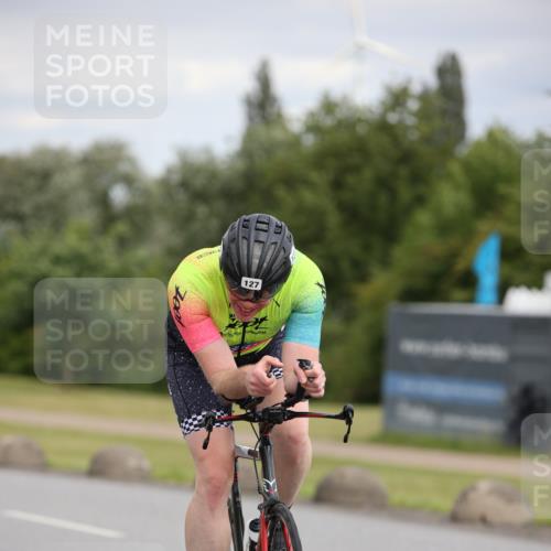 16.06.2024 - 26. Vierlanden-Triathlon Jannik Wohlers http://msf.ph/oto/6279538 16.06.2024 11:20:58 Radfahren 127, 449, 454, 635 meine-sportfotos.de