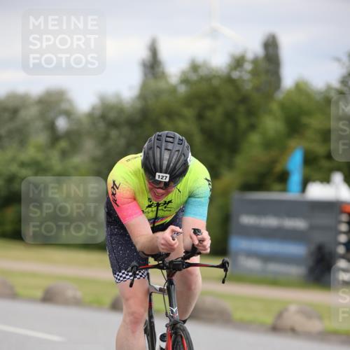 16.06.2024 - 26. Vierlanden-Triathlon Jannik Wohlers http://msf.ph/oto/6279541 16.06.2024 11:20:58 Radfahren 127, 449, 454, 635 meine-sportfotos.de