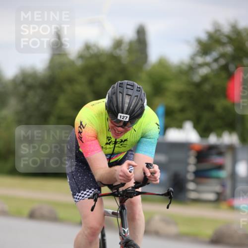 16.06.2024 - 26. Vierlanden-Triathlon Jannik Wohlers http://msf.ph/oto/6279563 16.06.2024 11:20:58 Radfahren 127, 449, 454, 635 meine-sportfotos.de