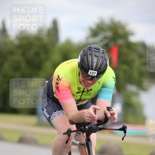 16.06.2024 - 26. Vierlanden-Triathlon Jannik Wohlers http://msf.ph/oto/6279580 16.06.2024 11:20:59 Radfahren 127, 449, 454, 635 meine-sportfotos.de