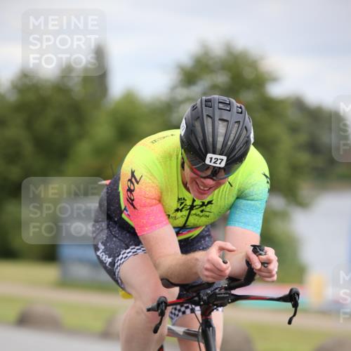 16.06.2024 - 26. Vierlanden-Triathlon Jannik Wohlers http://msf.ph/oto/6279585 16.06.2024 11:20:59 Radfahren 127, 449, 454, 635 meine-sportfotos.de