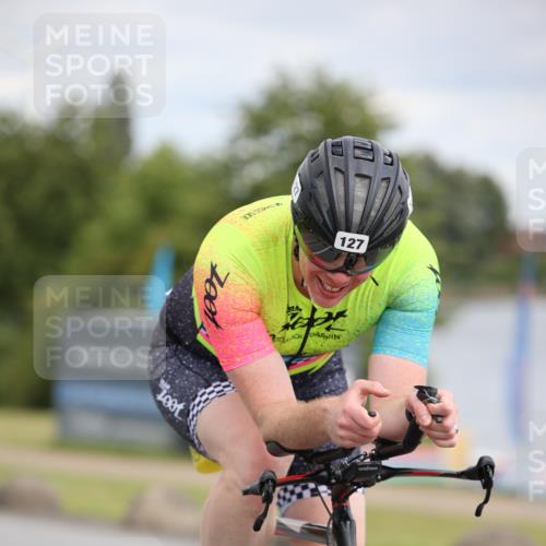 16.06.2024 - 26. Vierlanden-Triathlon Jannik Wohlers http://msf.ph/oto/6279589 16.06.2024 11:20:59 Radfahren 127, 449, 454, 635 meine-sportfotos.de