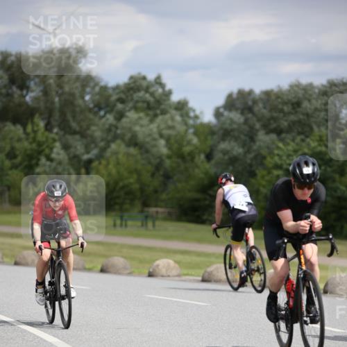 16.06.2024 - 26. Vierlanden-Triathlon Jannik Wohlers http://msf.ph/oto/6280410 16.06.2024 11:21:15 Radfahren 31, 65, 84, 119, 151, 183, 473 meine-sportfotos.de