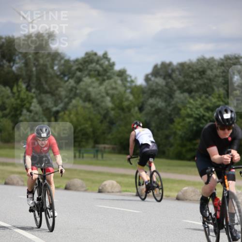16.06.2024 - 26. Vierlanden-Triathlon Jannik Wohlers http://msf.ph/oto/6280429 16.06.2024 11:21:15 Radfahren 31, 65, 84, 119, 151, 183, 473 meine-sportfotos.de