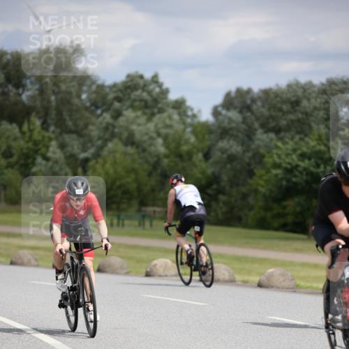 16.06.2024 - 26. Vierlanden-Triathlon Jannik Wohlers http://msf.ph/oto/6280443 16.06.2024 11:21:15 Radfahren 31, 65, 84, 119, 151, 183, 473 meine-sportfotos.de