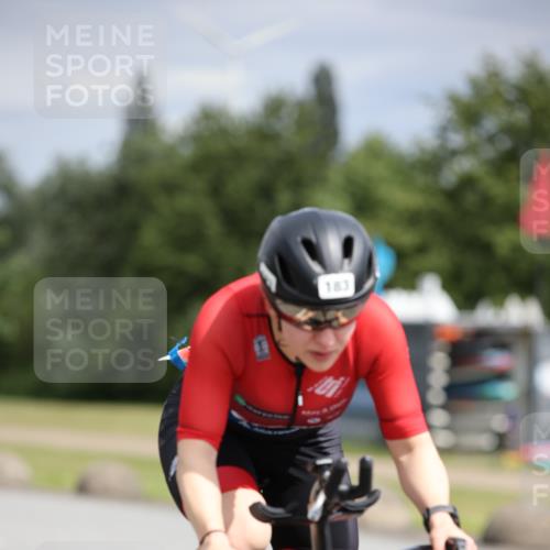 16.06.2024 - 26. Vierlanden-Triathlon Jannik Wohlers http://msf.ph/oto/6280613 16.06.2024 11:21:17 Radfahren 31, 65, 83, 119, 151, 171, 183, 473, 1278 meine-sportfotos.de