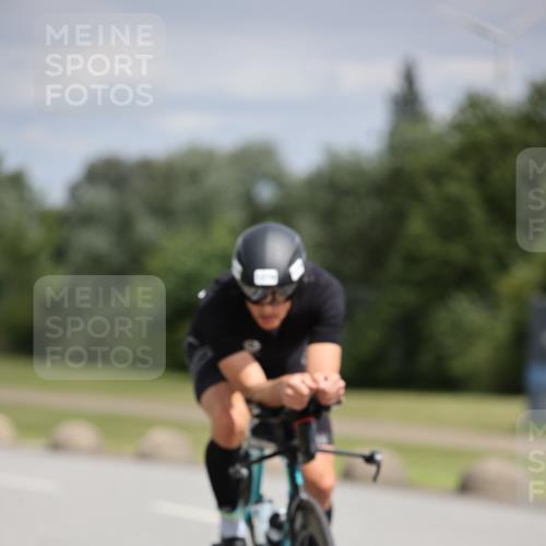 16.06.2024 - 26. Vierlanden-Triathlon Jannik Wohlers http://msf.ph/oto/6280637 16.06.2024 11:21:20 Radfahren 65, 79, 83, 119, 151, 171, 183, 473, 1278 meine-sportfotos.de