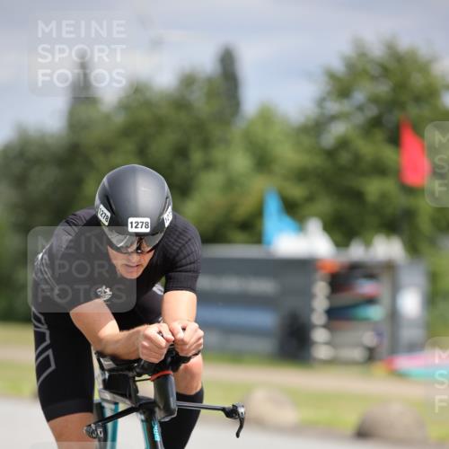 16.06.2024 - 26. Vierlanden-Triathlon Jannik Wohlers http://msf.ph/oto/6280701 16.06.2024 11:21:20 Radfahren 65, 79, 83, 119, 151, 171, 183, 473, 1278 meine-sportfotos.de