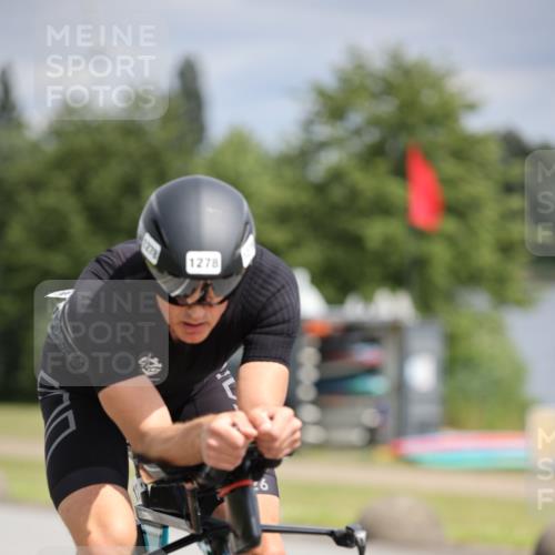 16.06.2024 - 26. Vierlanden-Triathlon Jannik Wohlers http://msf.ph/oto/6280714 16.06.2024 11:21:20 Radfahren 65, 79, 83, 119, 151, 171, 183, 473, 1278 meine-sportfotos.de