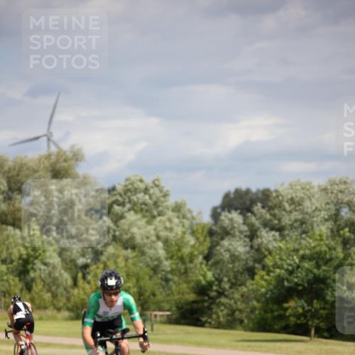 16.06.2024 - 26. Vierlanden-Triathlon Jannik Wohlers http://msf.ph/oto/6280746 16.06.2024 11:21:49 Radfahren 27, 47, 106, 207 meine-sportfotos.de
