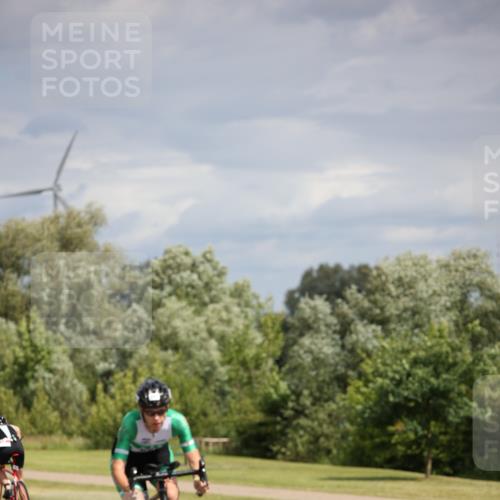 16.06.2024 - 26. Vierlanden-Triathlon Jannik Wohlers http://msf.ph/oto/6280748 16.06.2024 11:21:49 Radfahren 27, 47, 106, 207 meine-sportfotos.de