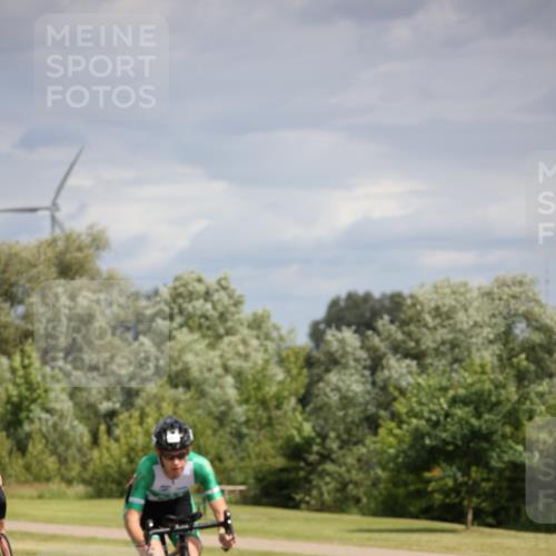16.06.2024 - 26. Vierlanden-Triathlon Jannik Wohlers http://msf.ph/oto/6280760 16.06.2024 11:21:49 Radfahren 27, 47, 106, 207 meine-sportfotos.de