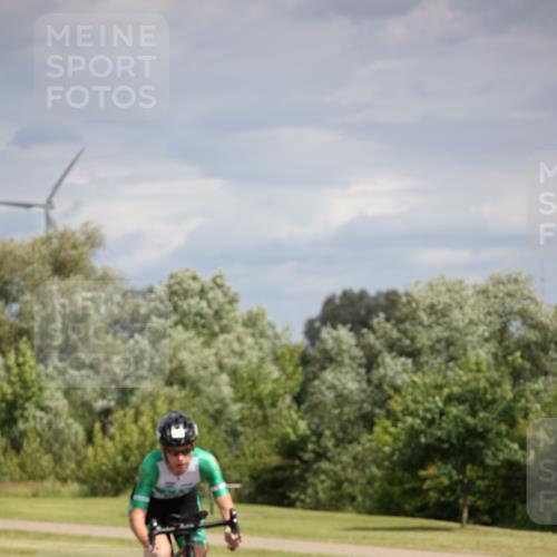 16.06.2024 - 26. Vierlanden-Triathlon Jannik Wohlers http://msf.ph/oto/6280772 16.06.2024 11:21:49 Radfahren 27, 47, 106, 207 meine-sportfotos.de
