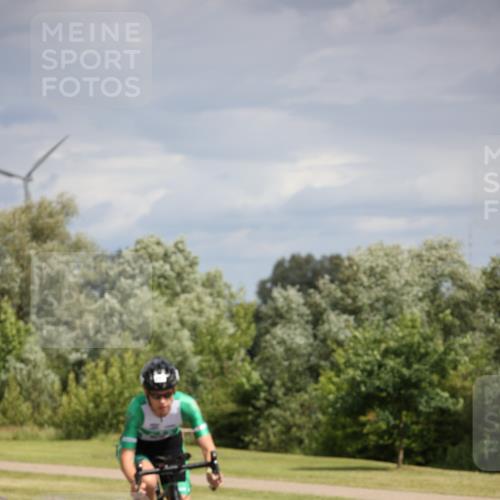 16.06.2024 - 26. Vierlanden-Triathlon Jannik Wohlers http://msf.ph/oto/6280793 16.06.2024 11:21:50 Radfahren 27, 47, 106, 207 meine-sportfotos.de