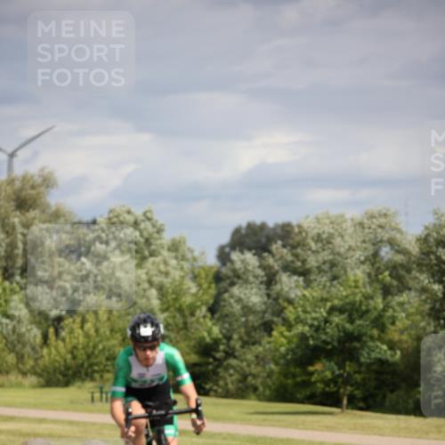16.06.2024 - 26. Vierlanden-Triathlon Jannik Wohlers http://msf.ph/oto/6280815 16.06.2024 11:21:50 Radfahren 27, 47, 106, 207 meine-sportfotos.de