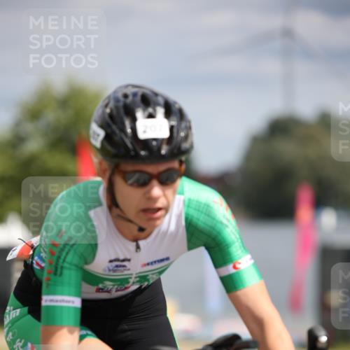 16.06.2024 - 26. Vierlanden-Triathlon Jannik Wohlers http://msf.ph/oto/6281390 16.06.2024 11:21:51 Radfahren 27, 47, 98, 106, 207, 398 meine-sportfotos.de