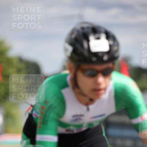 16.06.2024 - 26. Vierlanden-Triathlon Jannik Wohlers http://msf.ph/oto/6281415 16.06.2024 11:21:52 Radfahren 27, 47, 98, 106, 207, 398 meine-sportfotos.de