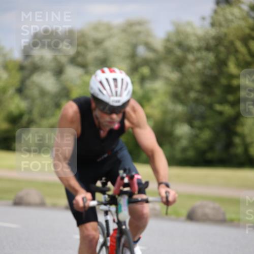 16.06.2024 - 26. Vierlanden-Triathlon Jannik Wohlers http://msf.ph/oto/6281433 16.06.2024 11:22:04 Radfahren 30, 94, 108, 360, 403, 1279 meine-sportfotos.de