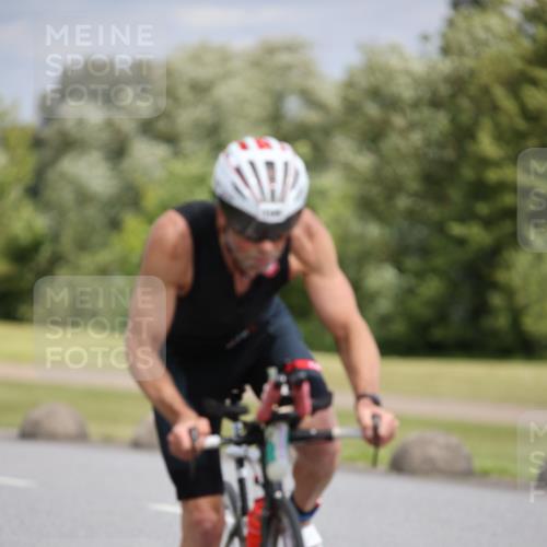 16.06.2024 - 26. Vierlanden-Triathlon Jannik Wohlers http://msf.ph/oto/6281444 16.06.2024 11:22:04 Radfahren 30, 94, 108, 360, 403, 1279 meine-sportfotos.de