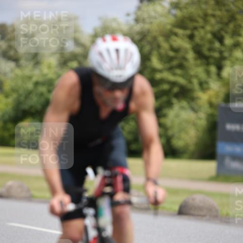 16.06.2024 - 26. Vierlanden-Triathlon Jannik Wohlers http://msf.ph/oto/6281466 16.06.2024 11:22:04 Radfahren 30, 94, 108, 360, 403, 1279 meine-sportfotos.de