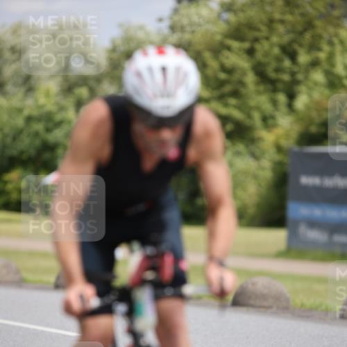 16.06.2024 - 26. Vierlanden-Triathlon Jannik Wohlers http://msf.ph/oto/6281471 16.06.2024 11:22:04 Radfahren 30, 94, 108, 360, 403, 1279 meine-sportfotos.de