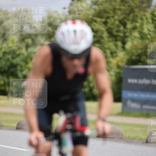 16.06.2024 - 26. Vierlanden-Triathlon Jannik Wohlers http://msf.ph/oto/6281475 16.06.2024 11:22:04 Radfahren 30, 94, 108, 360, 403, 1279 meine-sportfotos.de