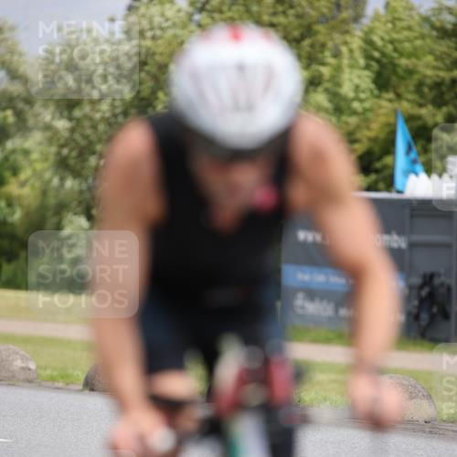 16.06.2024 - 26. Vierlanden-Triathlon Jannik Wohlers http://msf.ph/oto/6281496 16.06.2024 11:22:04 Radfahren 30, 94, 108, 360, 403, 1279 meine-sportfotos.de