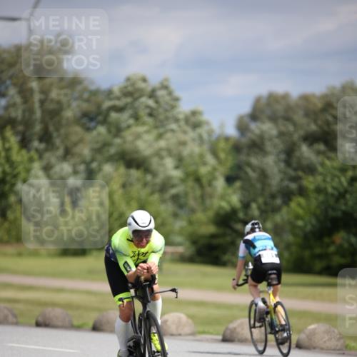 16.06.2024 - 26. Vierlanden-Triathlon Jannik Wohlers http://msf.ph/oto/6282446 16.06.2024 11:23:55 Radfahren 82, 122, 581, 627 meine-sportfotos.de