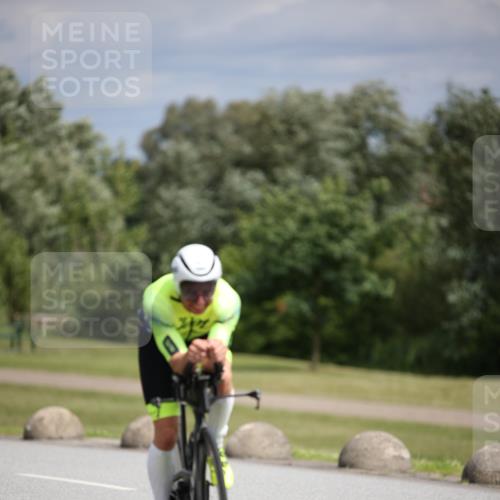 16.06.2024 - 26. Vierlanden-Triathlon Jannik Wohlers http://msf.ph/oto/6282485 16.06.2024 11:23:56 Radfahren 54, 82, 135, 581, 627 meine-sportfotos.de