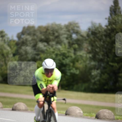 16.06.2024 - 26. Vierlanden-Triathlon Jannik Wohlers http://msf.ph/oto/6282497 16.06.2024 11:23:56 Radfahren 54, 82, 135, 581, 627 meine-sportfotos.de