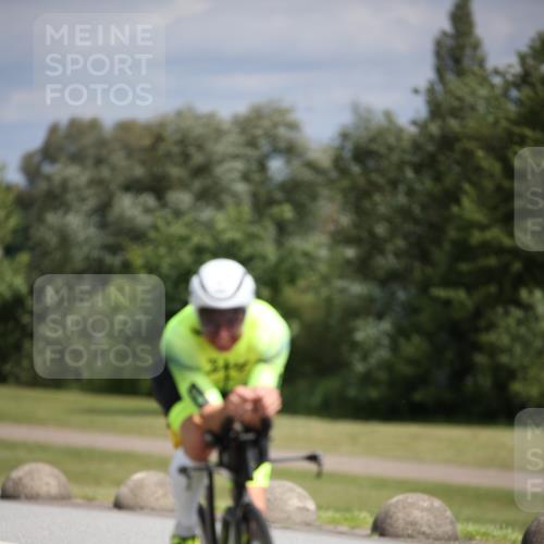16.06.2024 - 26. Vierlanden-Triathlon Jannik Wohlers http://msf.ph/oto/6282505 16.06.2024 11:23:56 Radfahren 54, 82, 135, 581, 627 meine-sportfotos.de