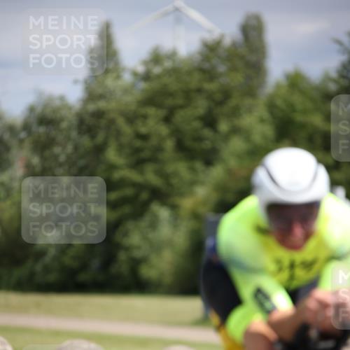 16.06.2024 - 26. Vierlanden-Triathlon Jannik Wohlers http://msf.ph/oto/6282611 16.06.2024 11:23:57 Radfahren 54, 82, 135, 581, 627 meine-sportfotos.de